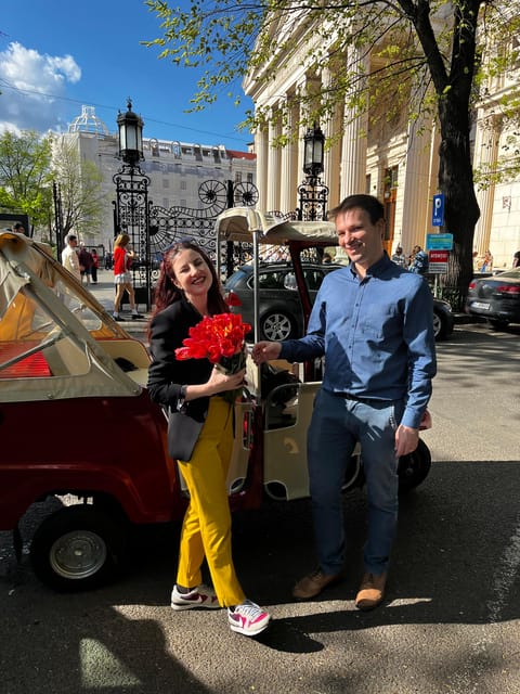 Bucharest Tuk Tuk City Tour - What the guides add to the ride