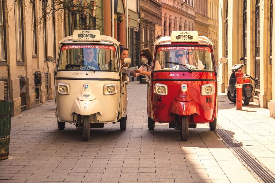 Budapest: Private City Tuk-Tuk Tour & Boat Cruise - Andrássy Avenue, Opera House, and Heroes’ Square
