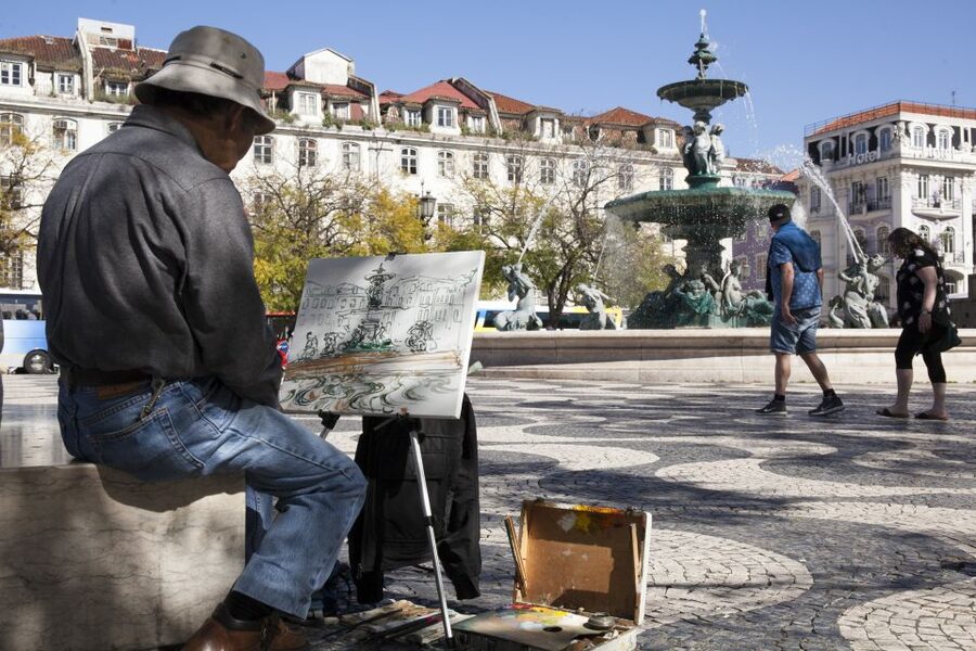 Burguês: Lisbon City Center Private Tuk Tuk Tour - São Roque and the Portuguese baroque