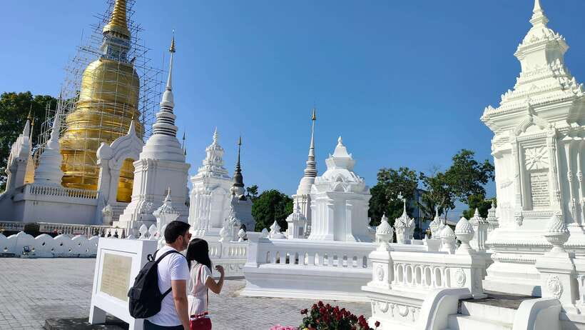 Chiang Mai: Tuk-Tuk Evening Tour with Temples & Street Foods - What the $64 price really covers