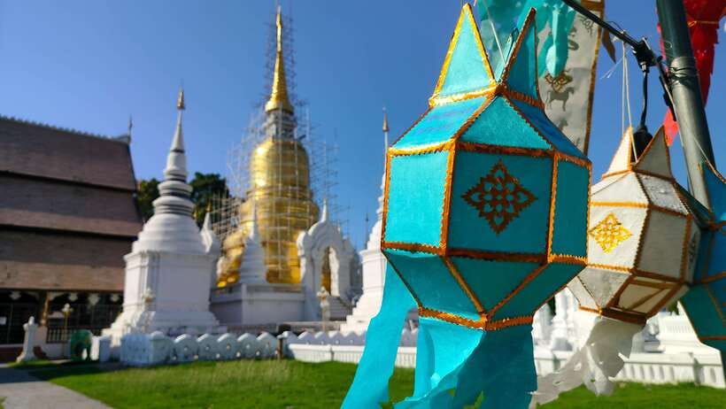 Chiang Mai: Tuk-Tuk Evening Tour with Temples & Street Foods - Who should book this evening tour