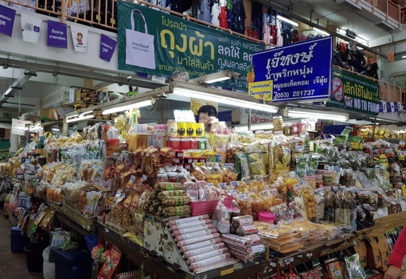 Chiang Mai Tuk Tuk: Old City Private Day Tour - Wat Chedi Luang and the old city center