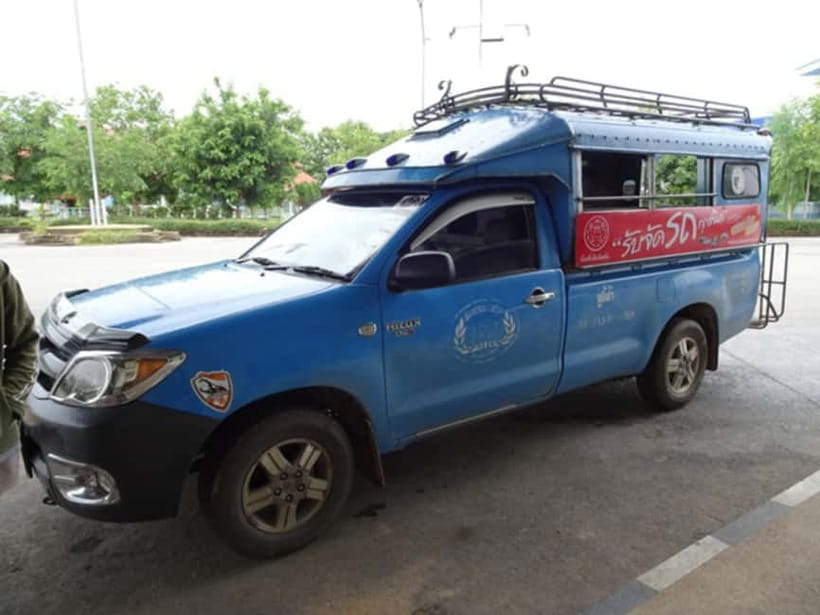 Chiang Rai: Half-Day Tuk-Tuk Temple Tour - Wat Khuakhrae and Wat Ched Yod