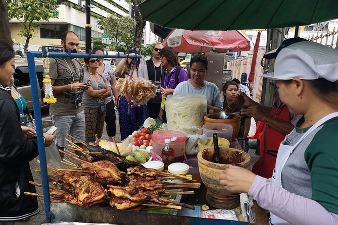 CHOB TUK TUK + Canal + Food Tasting - The Marble Temple in five minutes