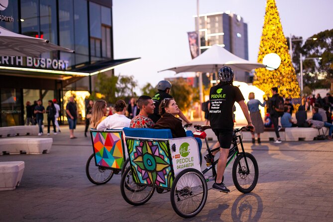 Christmas Lights Rickshaw Tour in Perth - Christmas music, requests, and photo stops