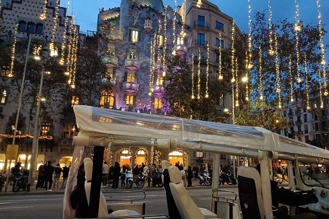 Christmas Lights Tour of Barcelona in Private Eco Tuk Tuk - Starting at Carrer de Casp and reaching Paseo de San Juan