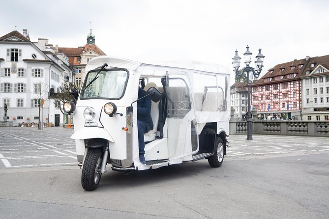 City Tour Plus Lucerne by Etuktuk - A Danish artist and details you could miss