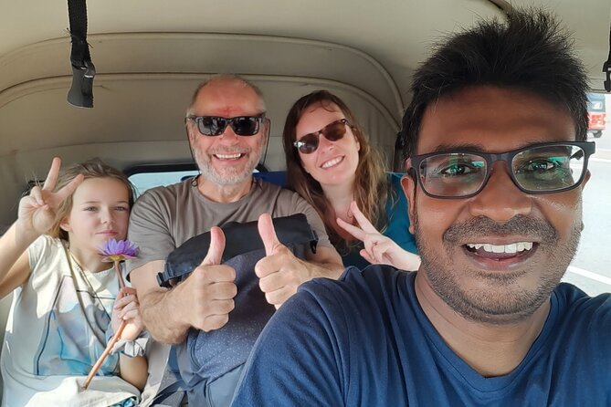 Colombo City Highlights by Tuk Tuk – All-Inclusive Adventure - Coffee, Ceylon Tea, Beer, and a Proper Local Meal