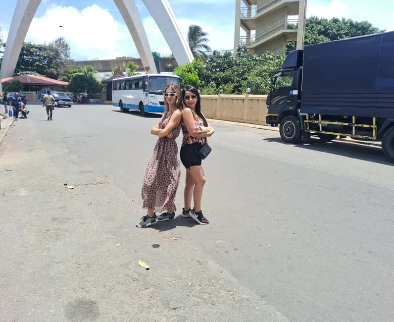 Colombo: City Highlights Guided Private Tour by Tuk Tuk - Independence Square and Colombo’s Civic Side