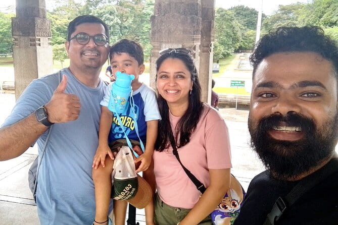 Colombo City Tour By Tuk Tuk (Include Lunch)Morning & Evening - Independence Memorial Hall and Colombo’s green spaces