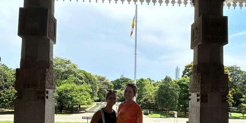 Colombo: City Tour by Tuk Tuk with Pickup - All Inclusive - Gangaramaya Temple starts the cultural story