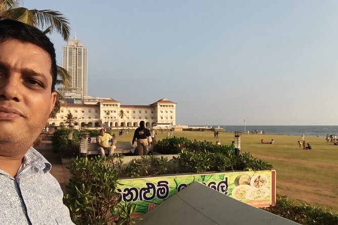 Colombo City Tuk Tuk - Colombo Fort Railway Station and the Old Parliament Building
