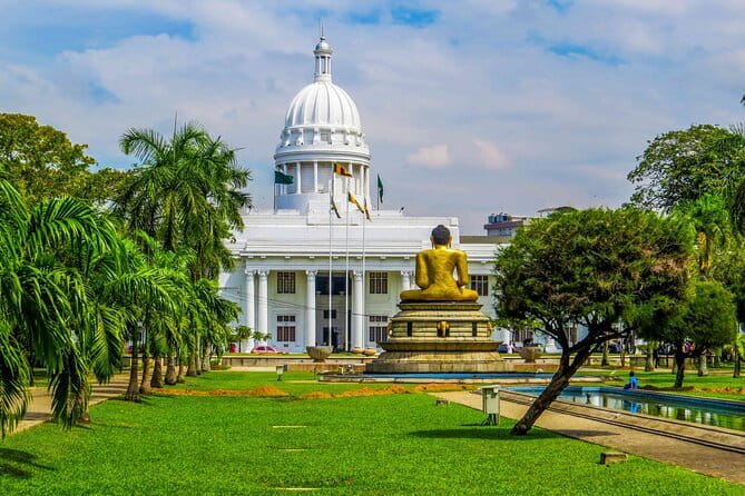 Colombo City Tuk Tuk Safari - Parks, public buildings, and Colombo’s modern center