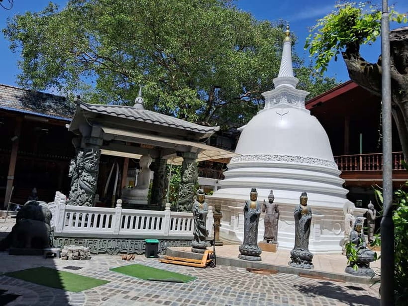 Colombo Heritage &Culture City Tour by Tuk Tuk ALL INCLUSIVE - Independence Square and the Old Parliament Building
