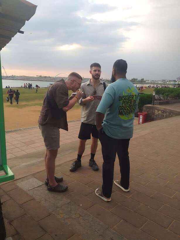 Colombo Local Food Tour by Tuk Tuk – All Inclusive - Drinks and dessert to finish