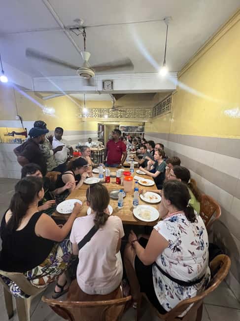 Colombo: Local Food Tour & Sightseeing by Tuk-Tuk with Meals - Colombo sightseeing between the bites