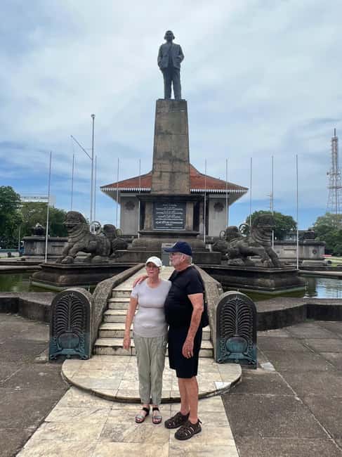 Colombo: Local Food Tour & Sightseeing by Tuk-Tuk with Meals - Rice and curry, juices, and the food quantity question
