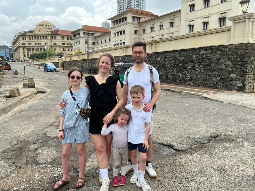 Colombo: Local Food Tour & Sightseeing by Tuk-Tuk with Meals - Crab curry, sambal, and falooda