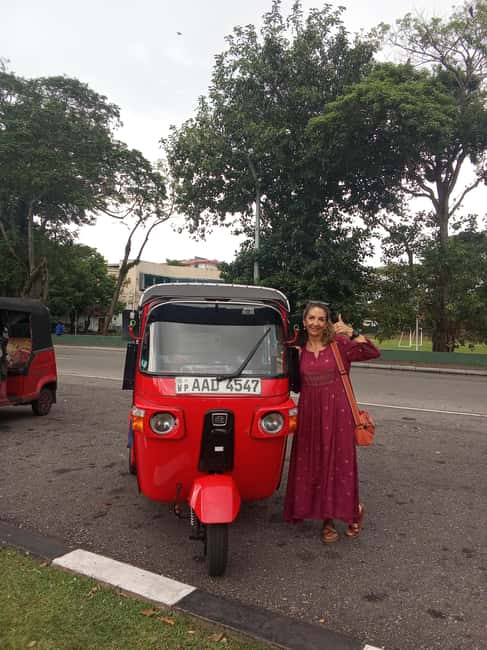 Colombo: Private City Tour by Tuk tuk - All Inclusive - Pettah Market and the Red Mosque