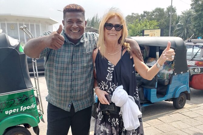 Colombo private city tour by tuk tuk morning and evening - The Red Mosque, Pettah, and Colombo’s trading core