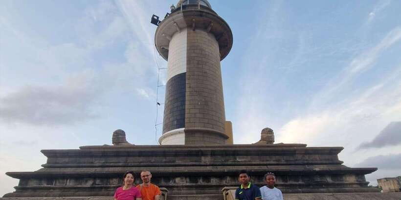 Colombo: Private City Tour by Tuk Tuk with Hotel Pickup - Pettah Market: the most useful hour for local life