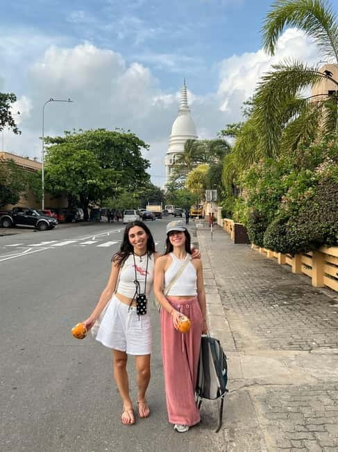 Colombo: Private City Tour with Local Food Tour by Tuk-Tuk - Key points at a glance