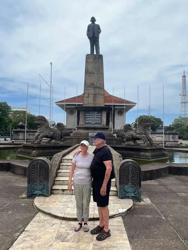 Colombo: Private City Tour with Local Food Tour by Tuk-Tuk - Kottu, markets, fruit, and dessert