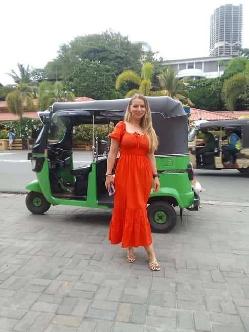 Colombo: Private City Tuk-Tuk Tour with Local Guide & Pickup - Parks, independence, and the sea