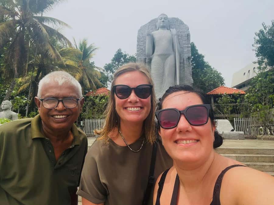 Colombo: Private Guided Tour of the City by Tuk-Tuk - Colonial Colombo, from the Dutch church to the Dutch Hospital