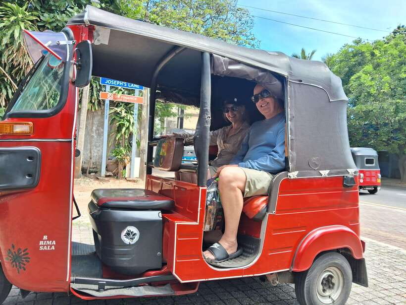 Colombo: Private Guided Tuk Tuk City Tour with Hotel Pickup - Victoria Park and the National Museum