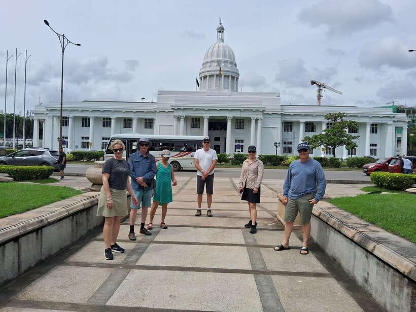 Colombo: Private Guided Tuk Tuk City Tour with Hotel Pickup - Tea, king coconut, and the shop question