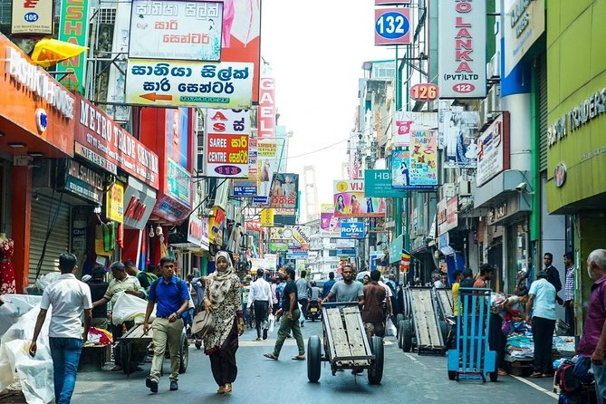 Colombo Private guideTour byTuk Tuk Morning Evening All inclusive - The Red Mosque and Pettah’s layered character