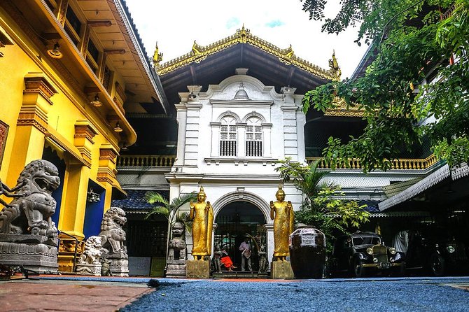 Colombo Private guideTour byTuk Tuk Morning Evening All inclusive - From the Old Parliament to Galle Face Green
