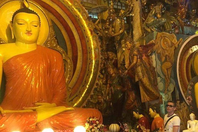 Colombo Private guideTour byTuk Tuk Morning Evening All inclusive - Dutch Hospital, Cargills, and Colombo’s colonial streets
