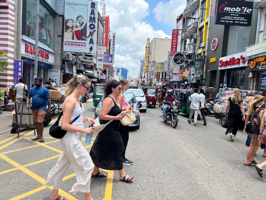 Colombo: Private Tuk-Tuk City Tour with All Entry Fees - Hindu worship and the tea stop