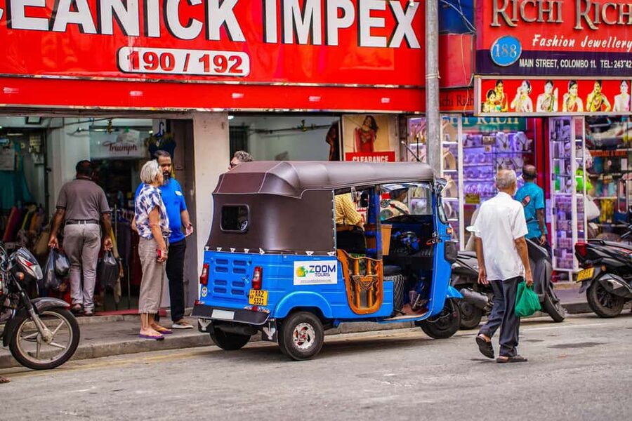 Colombo: Private Tuk-Tuk City Tour with Guide & All Tickets - Why a private tuk-tuk works well in Colombo