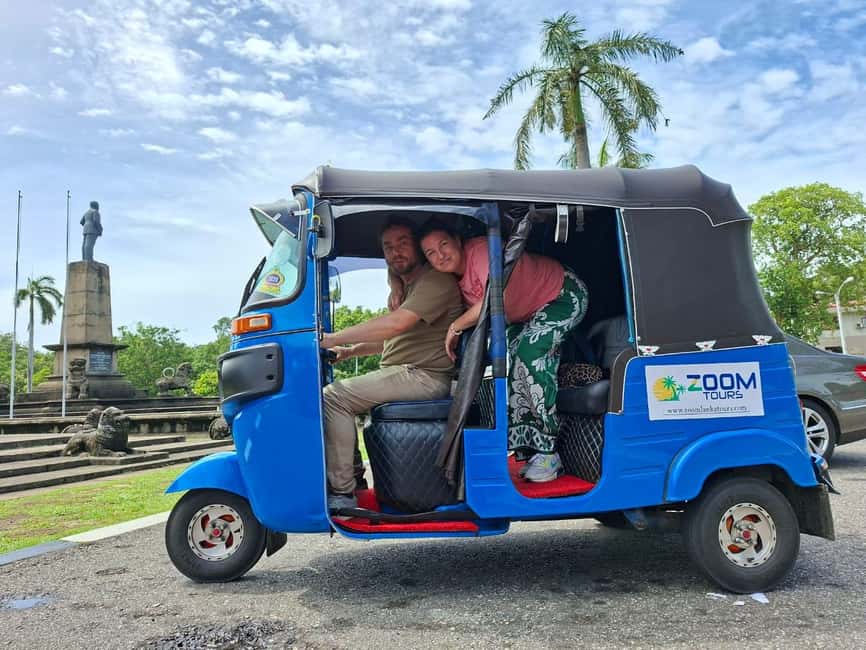 Colombo: Private Tuk-Tuk City Tour with Guide & All Tickets - Independence Square and the old civic quarter