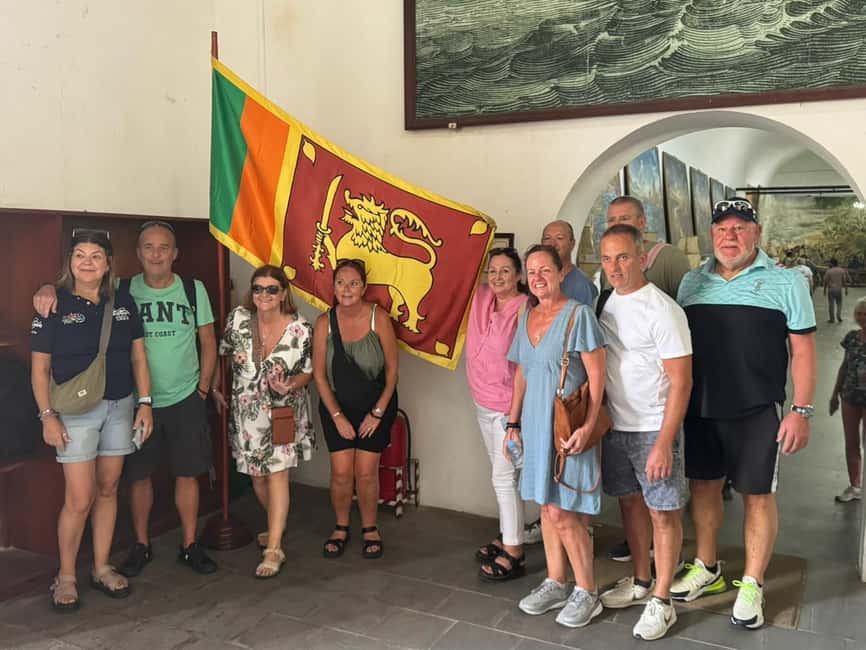 Colombo: Private Tuk-Tuk City Tour with Guide & All Tickets - Tea, gemstones, and local flavor