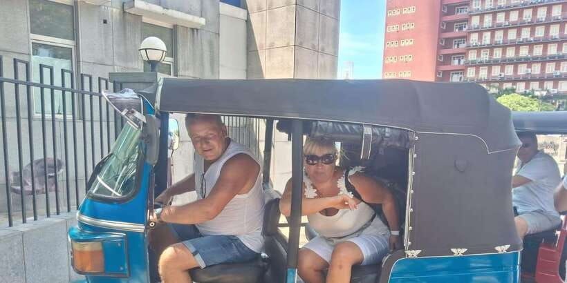 Colombo: Private Tuk Tuk City Tour with Guide & Snacks - Dutch Hospital, Cargills Building, and Old Town Hall