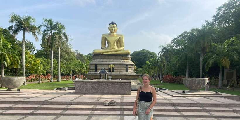 Colombo: Private Tuk Tuk City Tour with Guide & Snacks - Starting at the Clock Tower and the last king’s cell