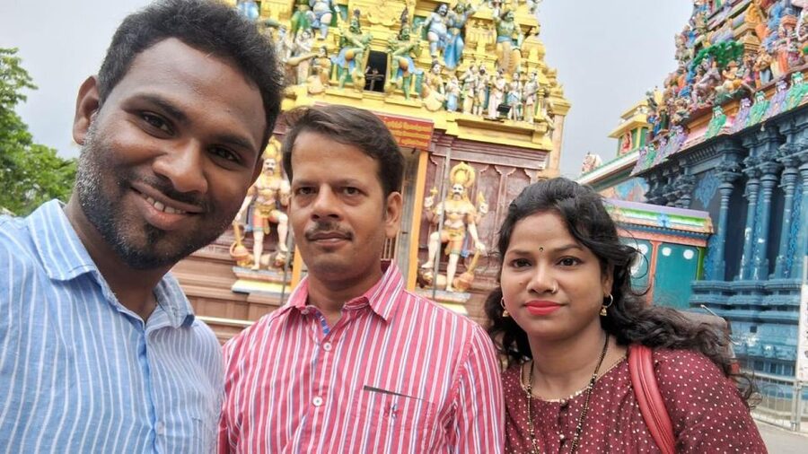 Colombo: Sightseeing Tour by Tuk Tuk Safari - All Inclusive - Floating market and Lotus Tower: old Colombo meets new Colombo