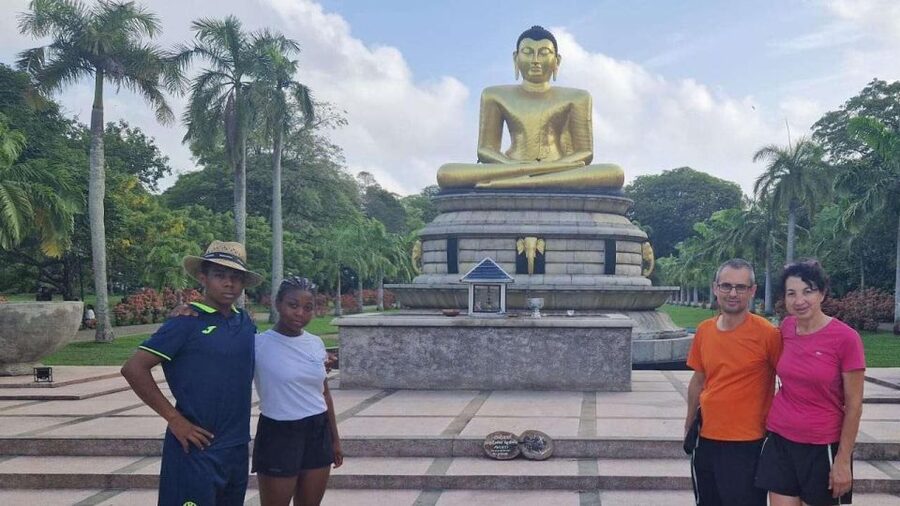 Colombo: Sightseeing Tour by Tuk Tuk Safari - All Inclusive - Galle Face Green and Colombo’s open-air side