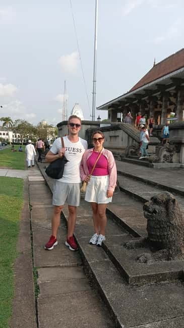 Colombo: Sightseeing Tour by Tuk Tuk Safari - All Inclusive - How the guides shape the experience