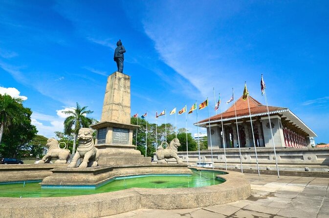 Colombo Tuk Tuk Adventure - Colombo by tuk tuk, with the city close at hand