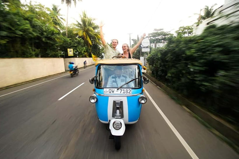 Colombo: Tuk Tuk City Highlights Tour with Lunch - Key points at a glance