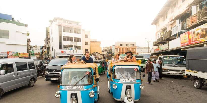 Colombo: Tuk Tuk City Highlights Tour with Lunch - Guides who shape the experience