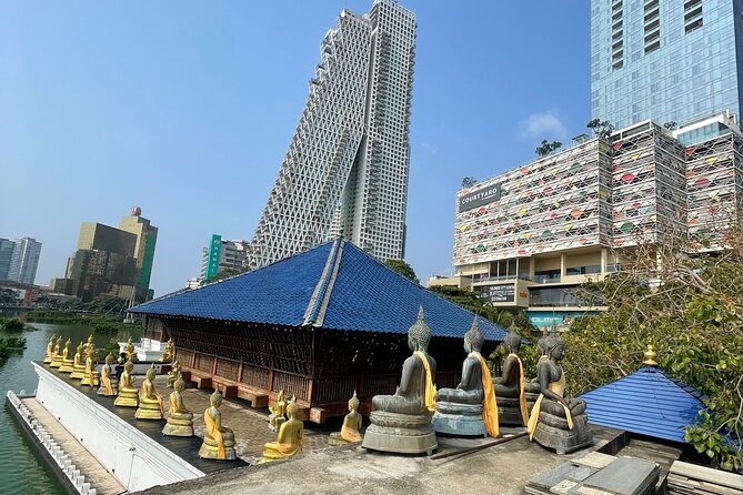Colombo Tuk Tuk City Tour - A Hindu temple and a city of many faiths