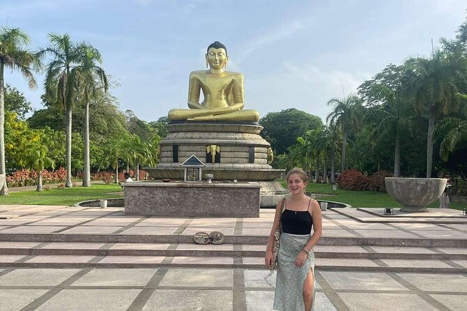 Colombo tuk tuk city tour -Entry Fees, and food Included - Independence Memorial Hall and Colombo’s colonial core