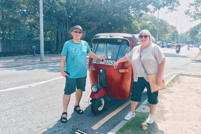 Colombo Tuk Tuk City Tour Hotel Pickup and Drop Service - Town Hall, Viharamahadevi Park, and Cinnamon Gardens