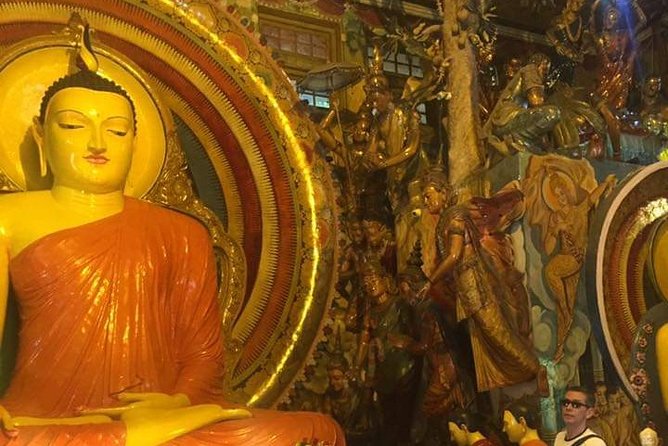 Colombo TUK TUK CITY Tours -Sightseeing Entry Fees - Colonial Colombo meets the modern Lotus Tower